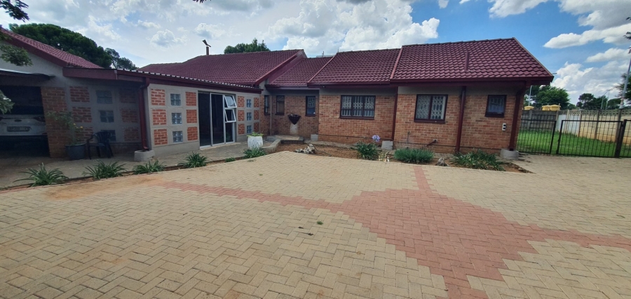 5 Bedroom Property for Sale in Fauna Free State